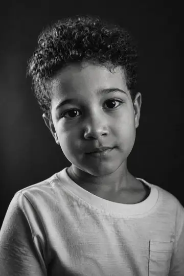 Retrato editorial em preto e branco